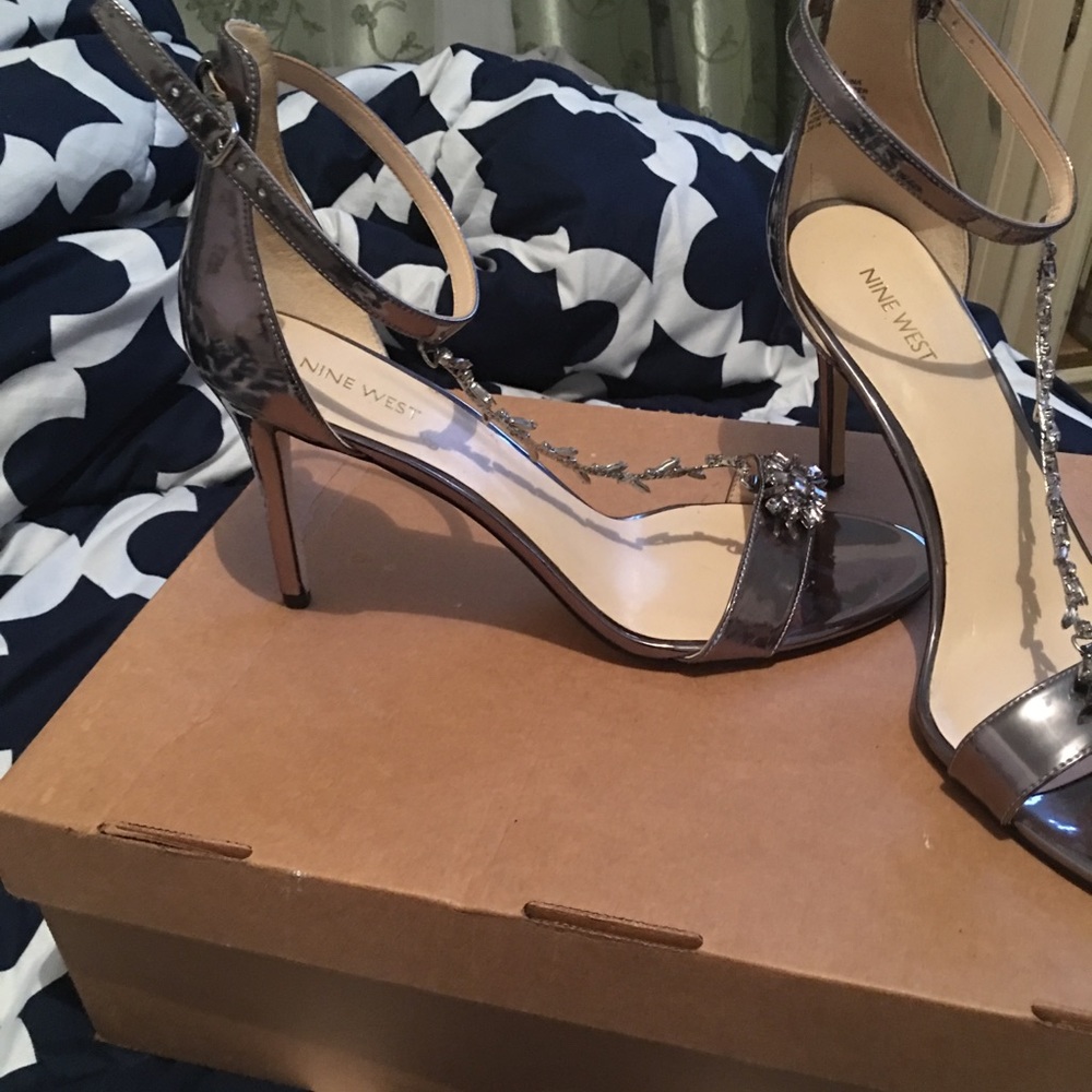 New nine West  shoes